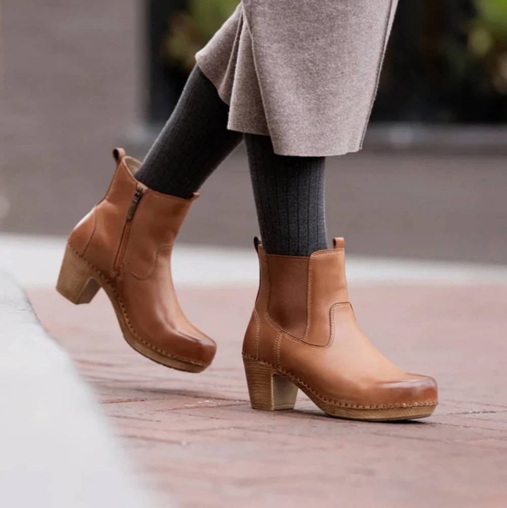 Dansko Ankle Boots 7 Tan Leather Shayna Clogs Scandinavian Boho Chunky New $190